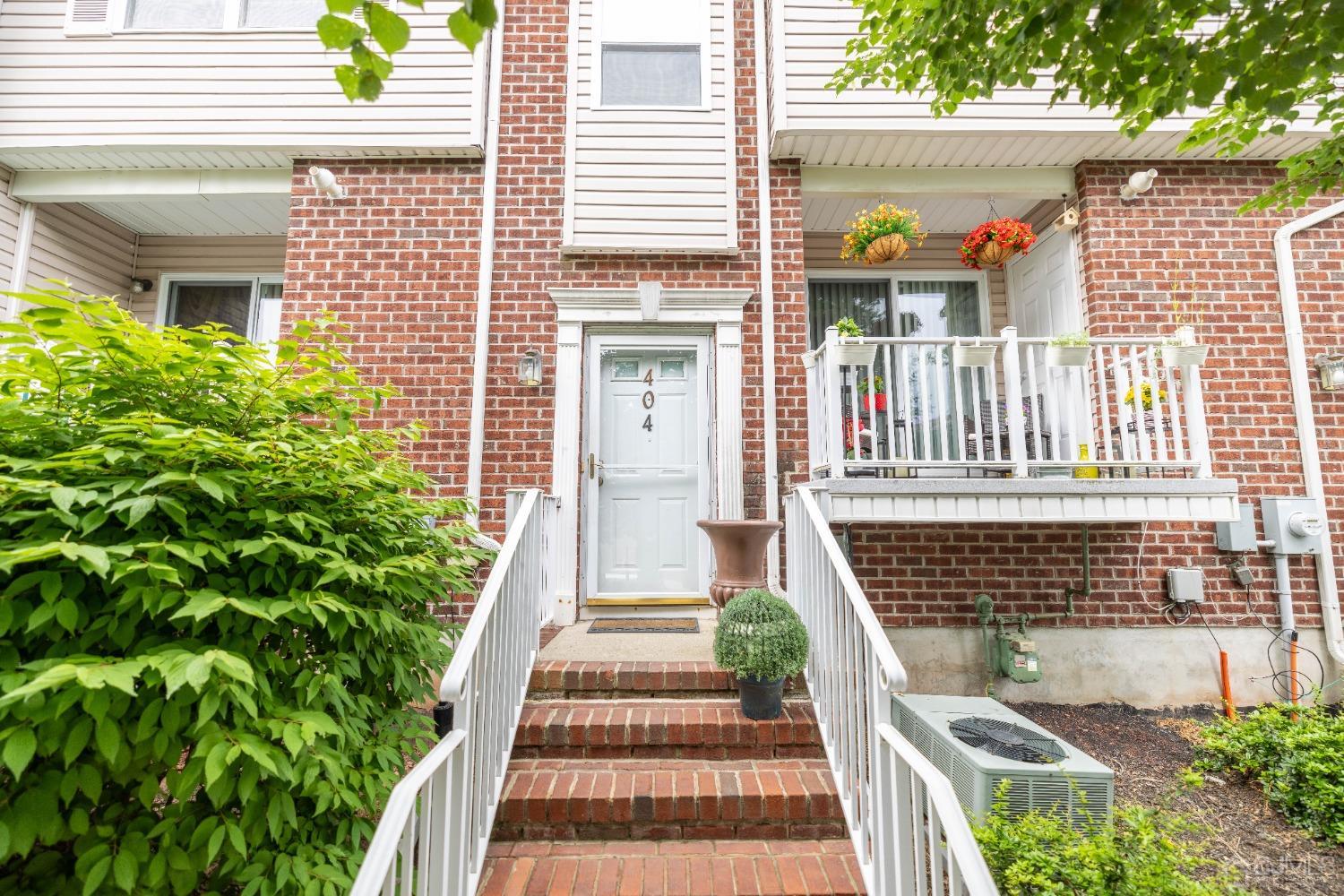 404 Great Beds Court