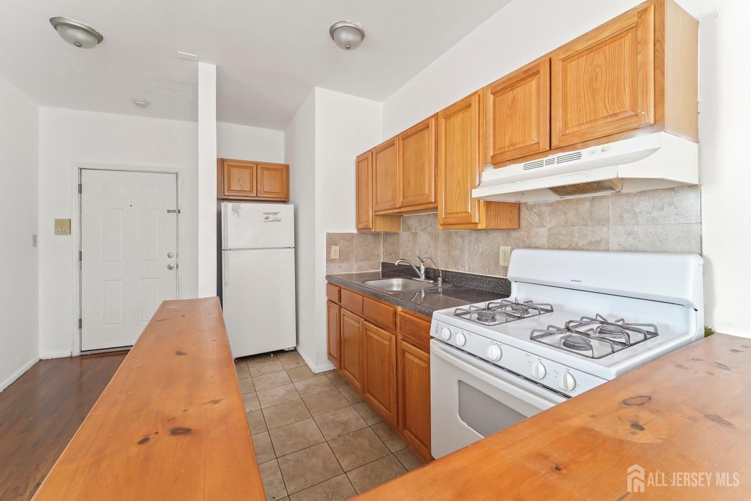 27 Jackson Street Unit: E