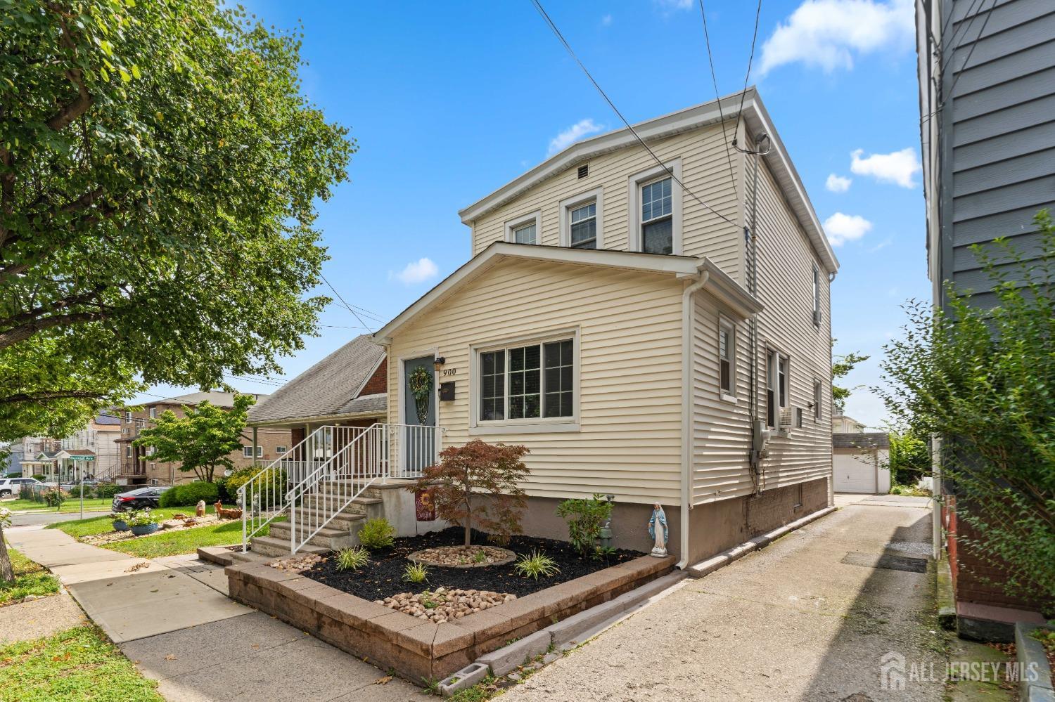 900 Amboy Avenue