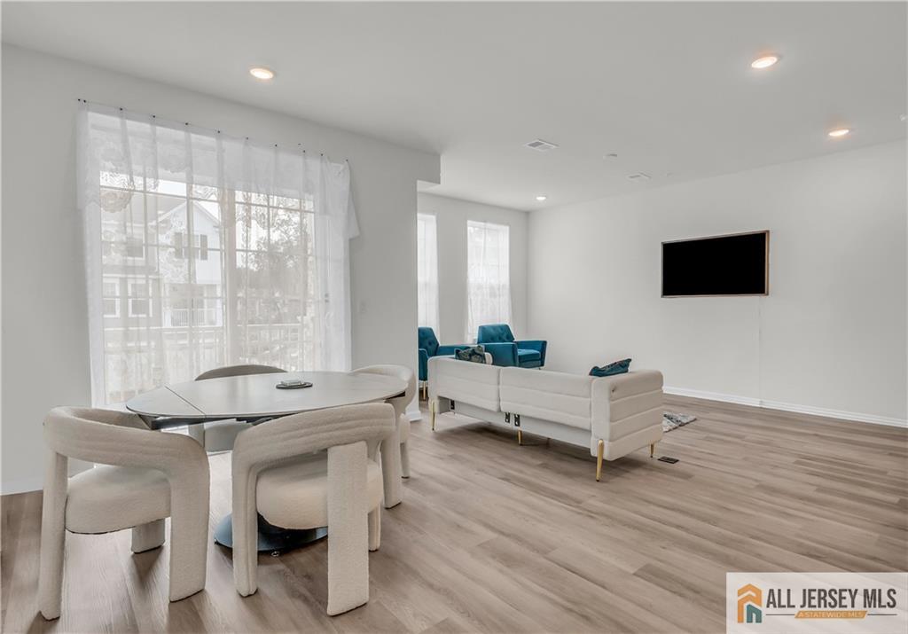 204 Honeysuckle Lane