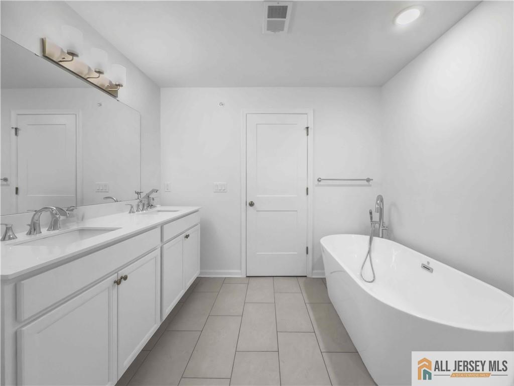 204 Honeysuckle Lane