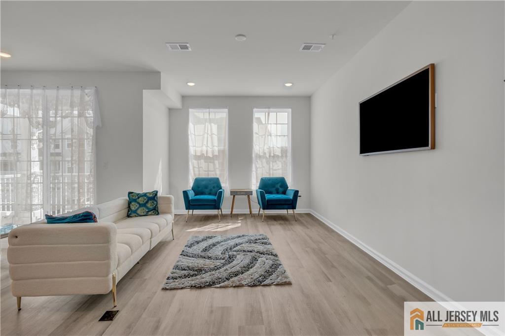 204 Honeysuckle Lane