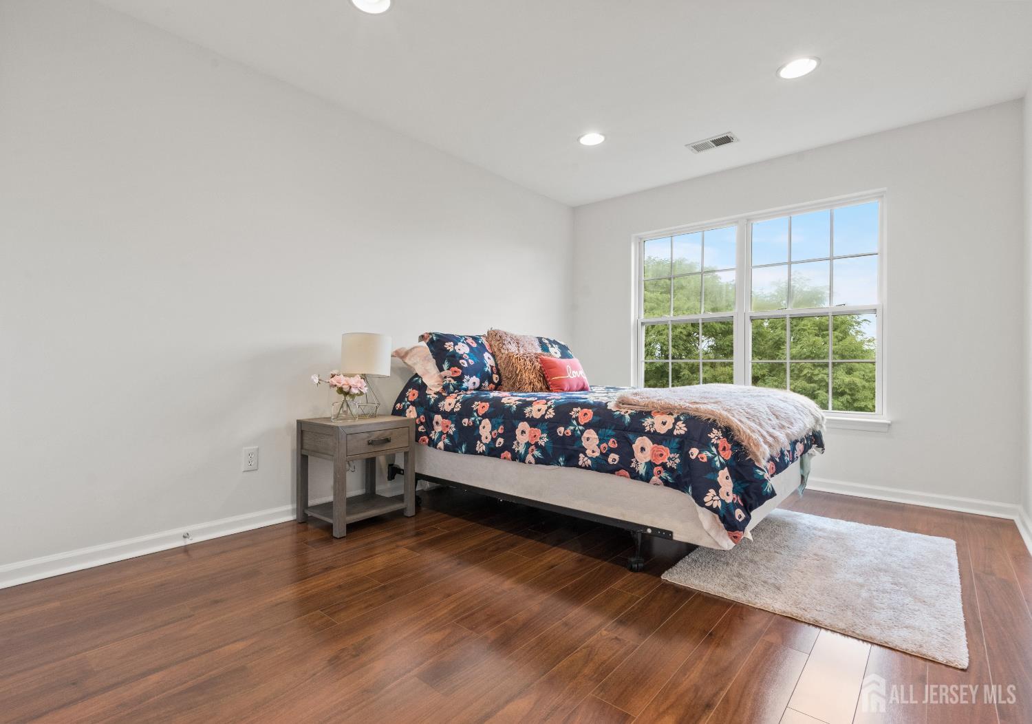 35 Swing Bridge Lane