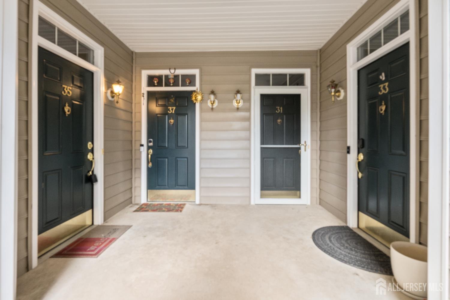 35 Swing Bridge Lane