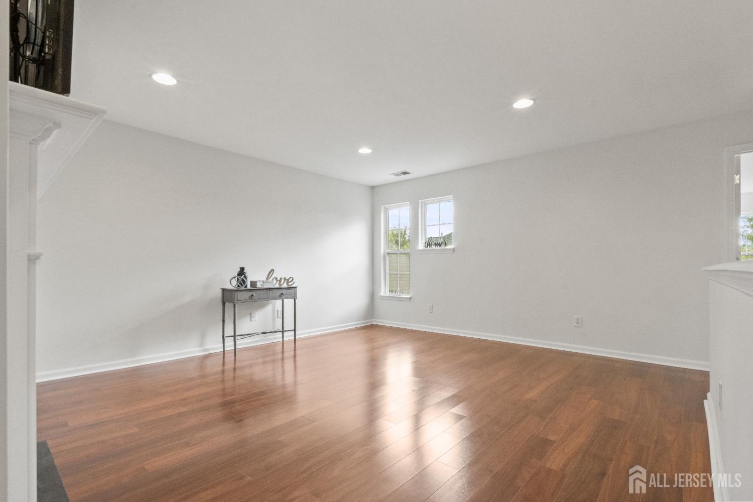 35 Swing Bridge Lane