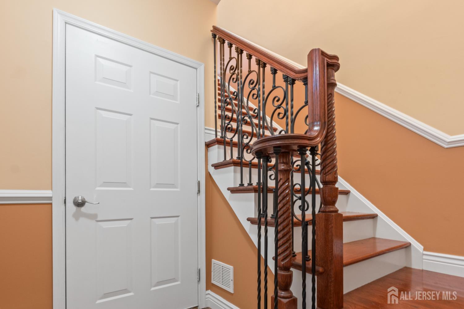 35 Swing Bridge Lane