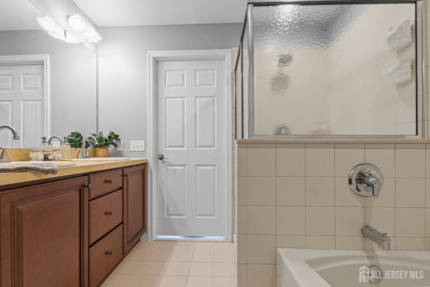 35 Swing Bridge Lane