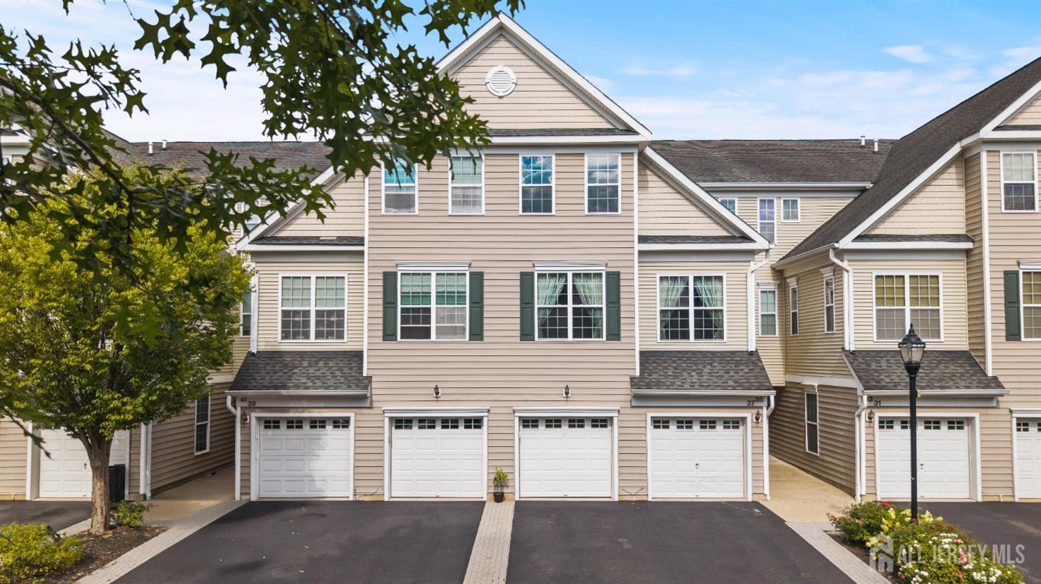 35 Swing Bridge Lane