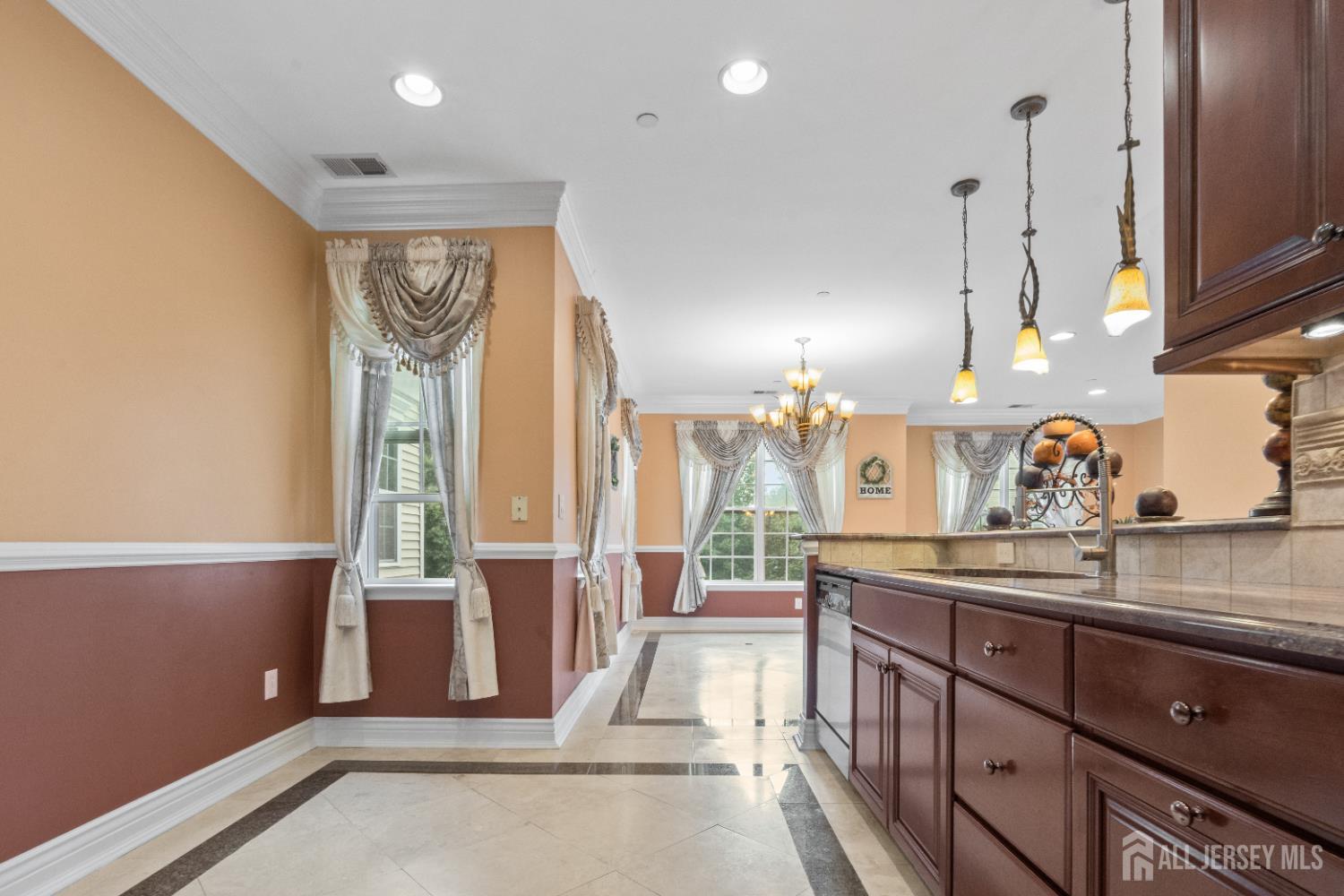 35 Swing Bridge Lane