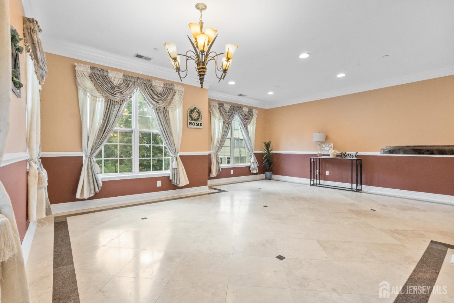 35 Swing Bridge Lane