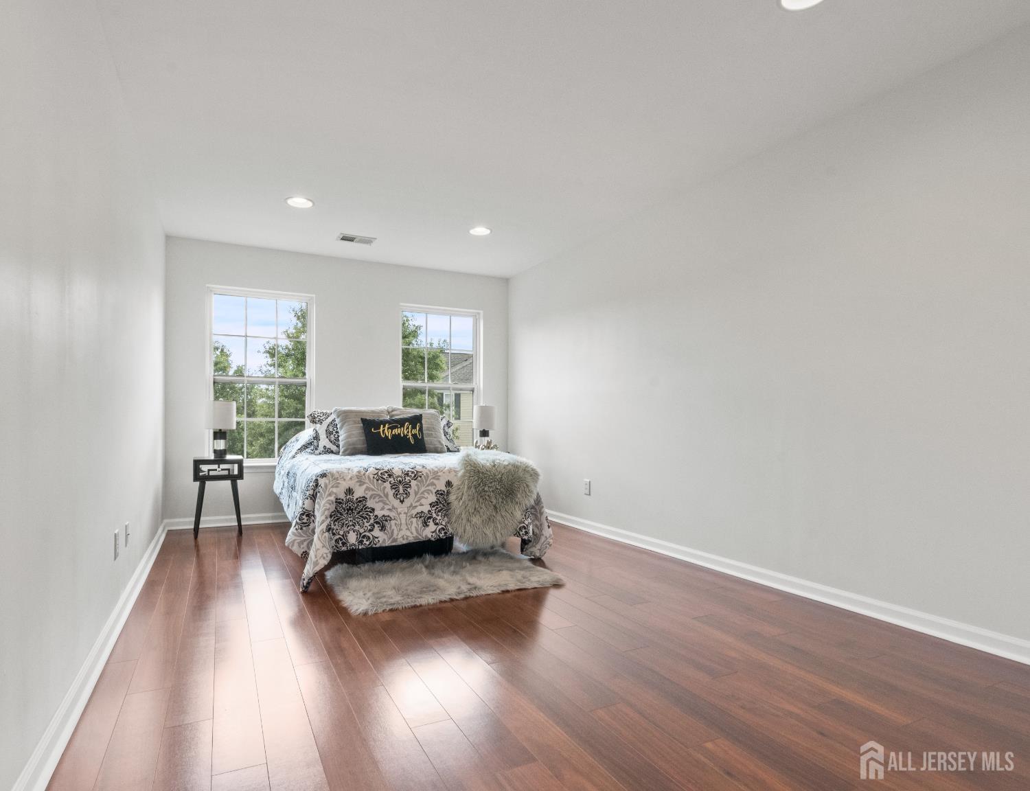 35 Swing Bridge Lane