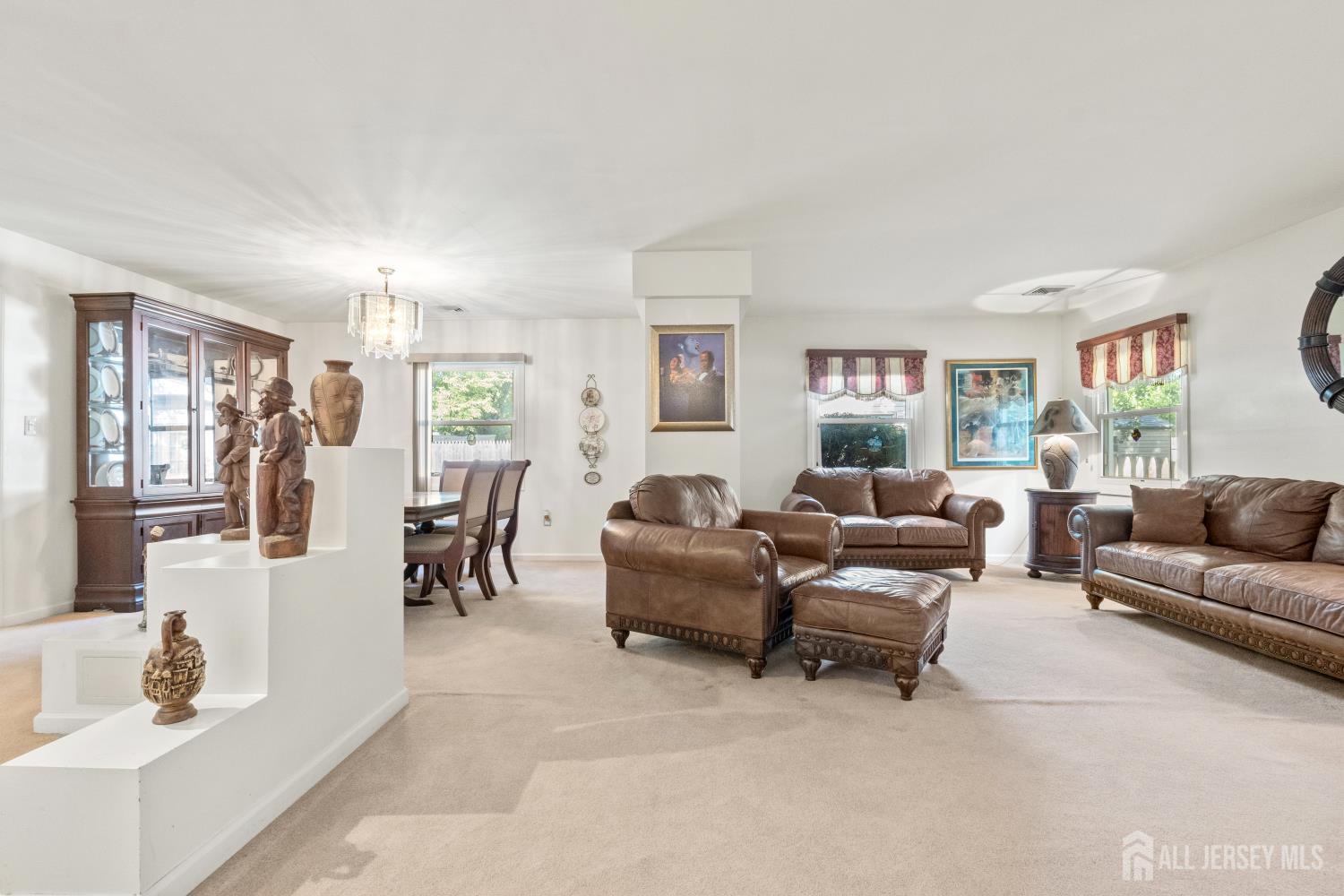 111 Courtland Lane, Matawan