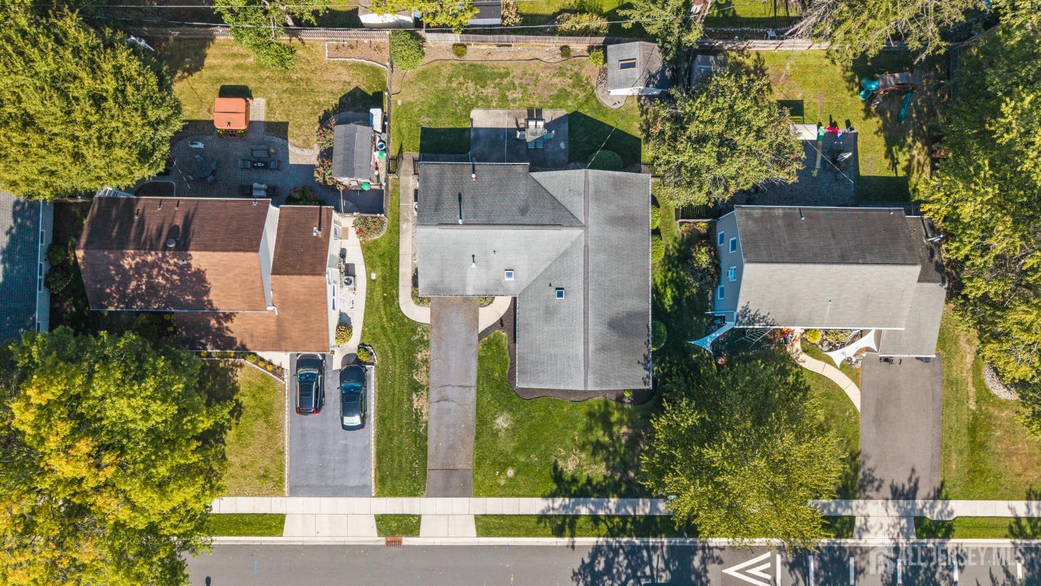 111 Courtland Lane, Matawan