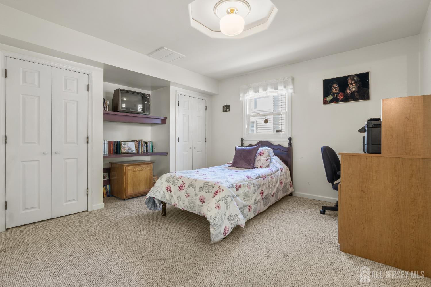 111 Courtland Lane, Matawan