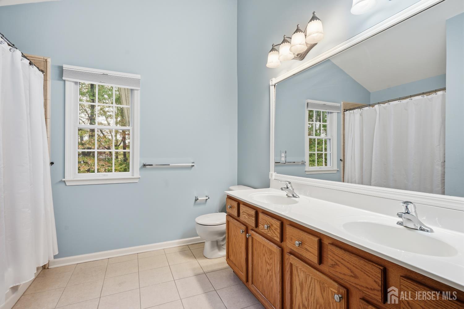 12 Risa Benjamin Way