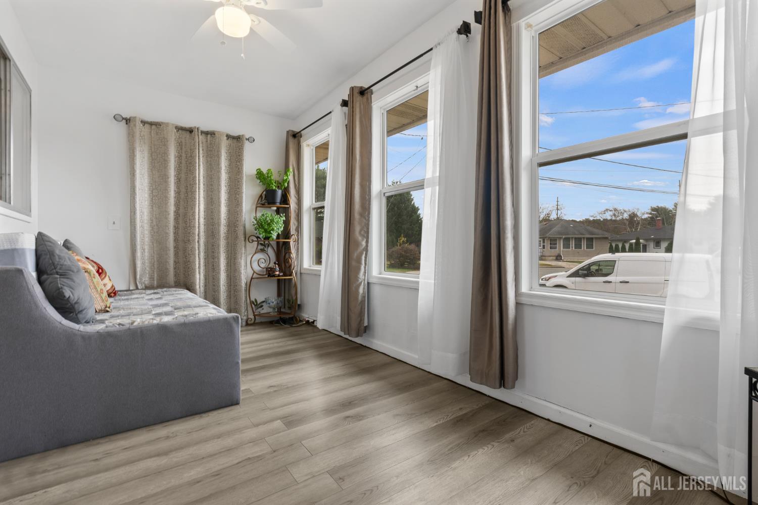 28 Saint Moritz Place