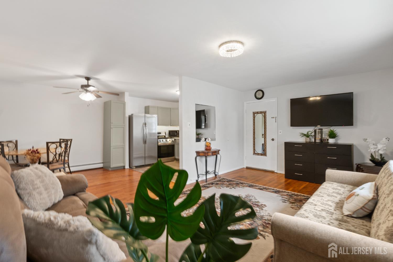 28 Saint Moritz Place