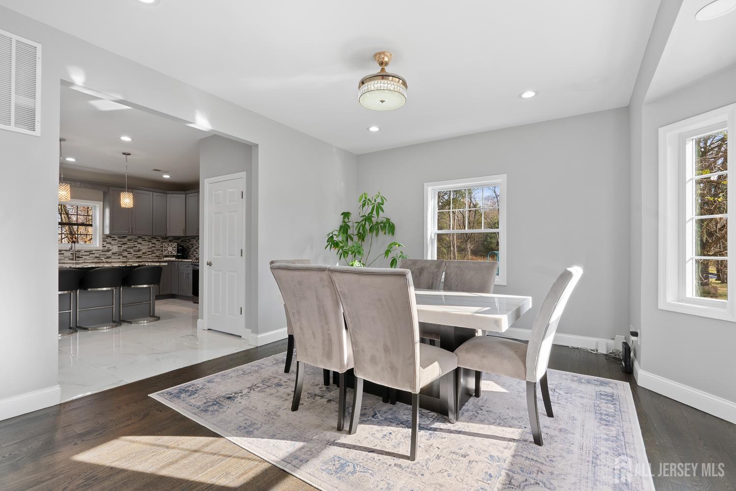 1515 Sherwood Boulevard