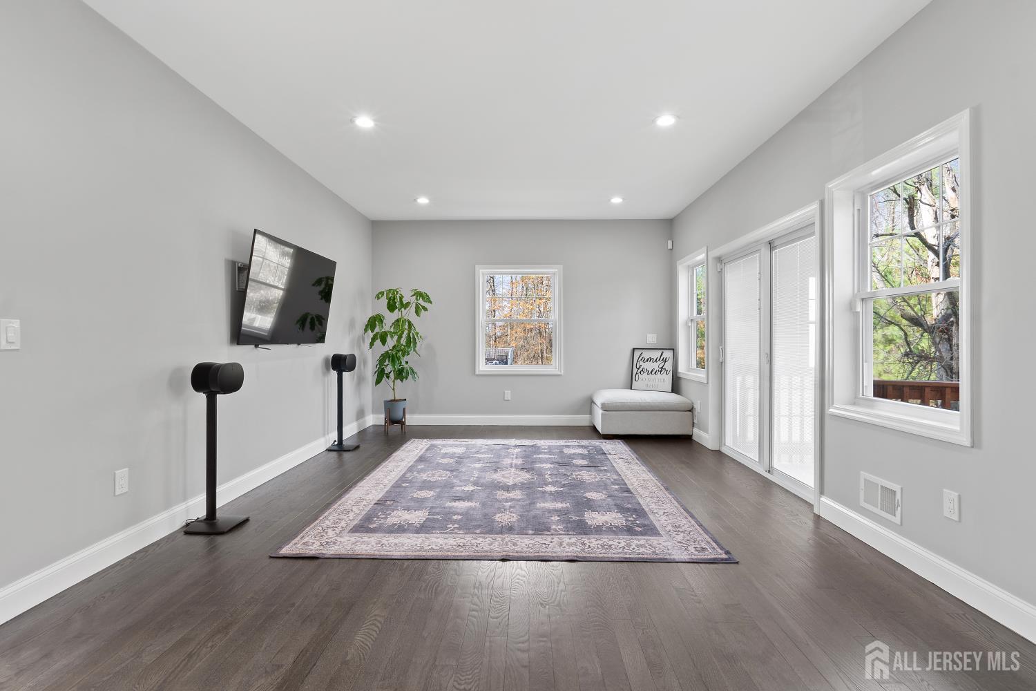 1515 Sherwood Boulevard