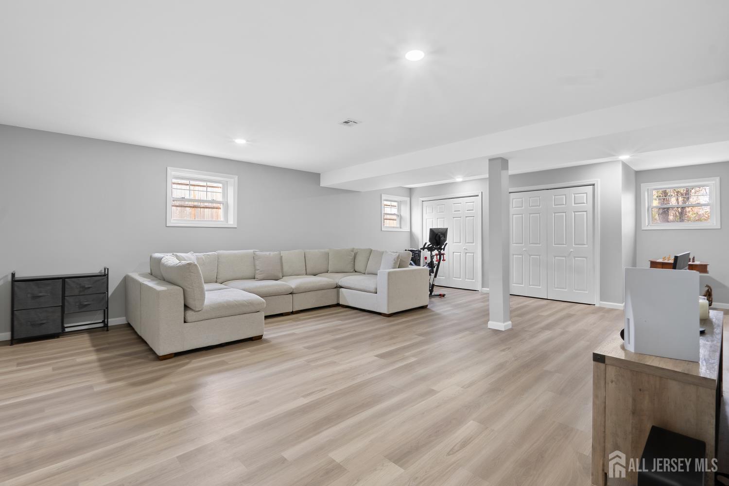 1515 Sherwood Boulevard