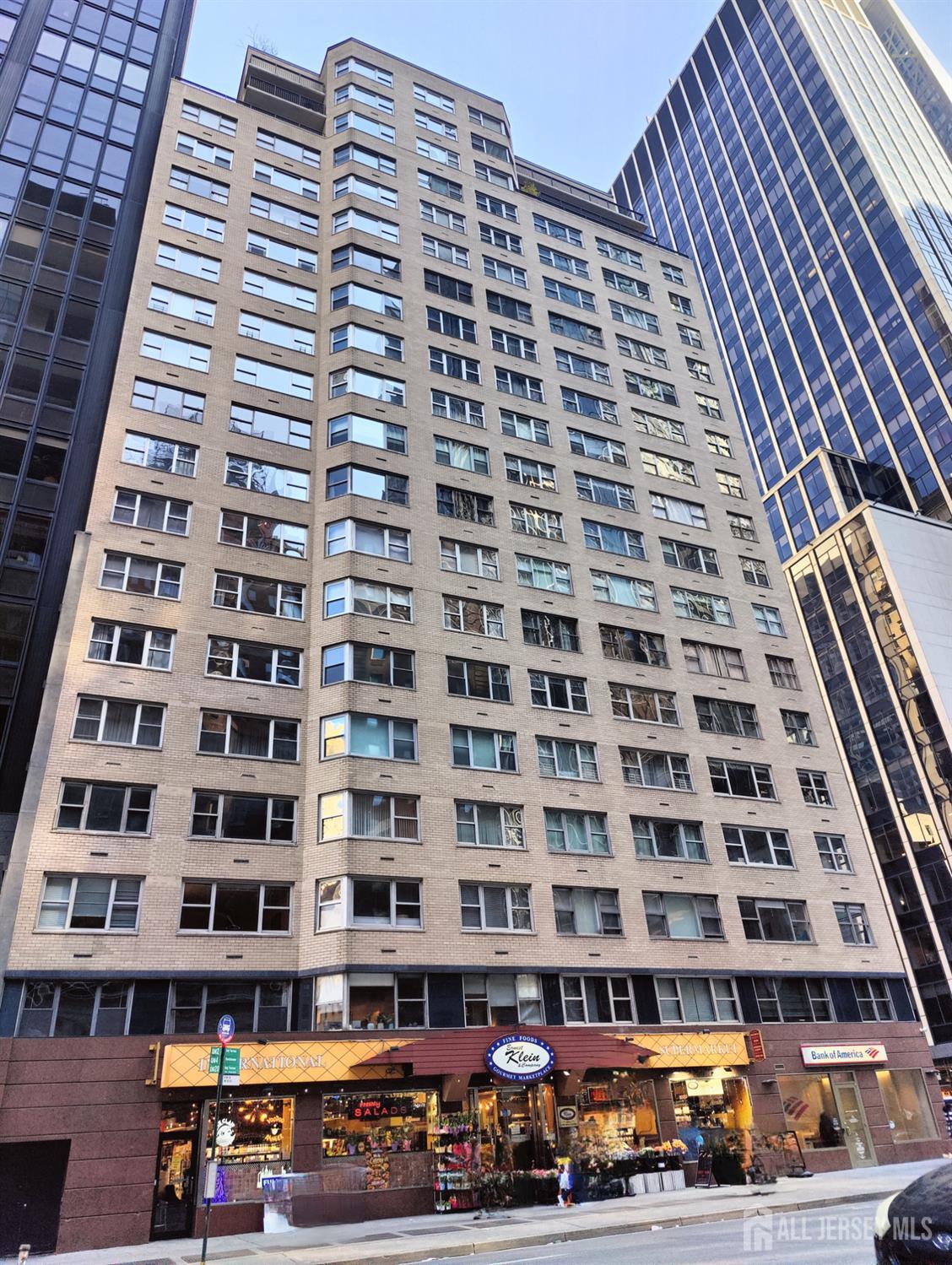 77 W 55th Street # 15H