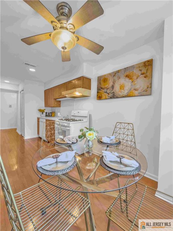 404 Newport Court, Fords