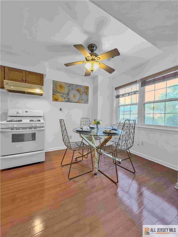 404 Newport Court, Fords