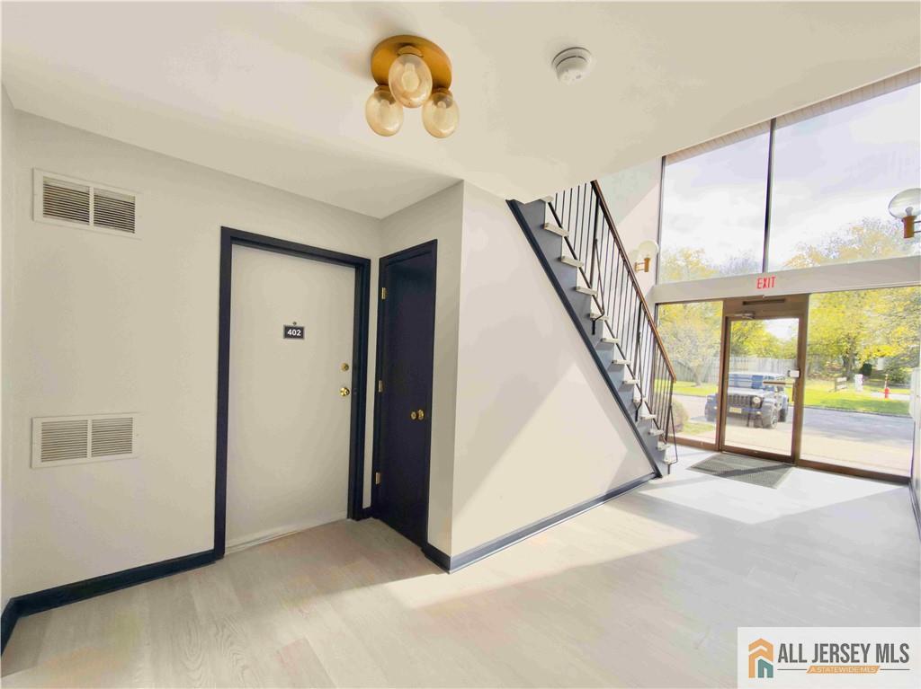 404 Newport Court, Fords