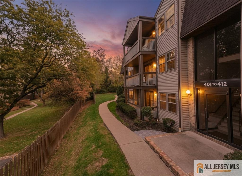 404 Newport Court, Fords