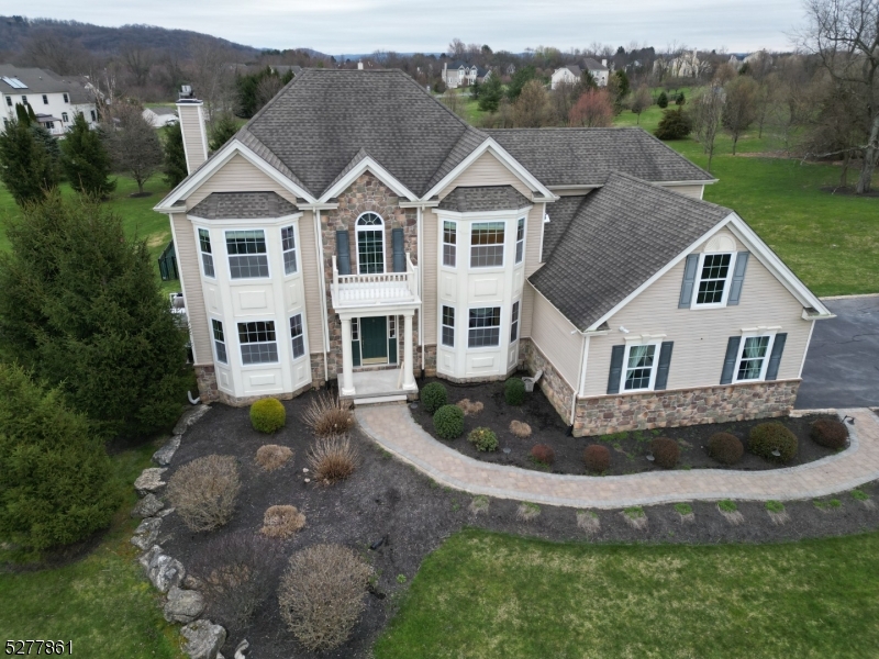 3 Highlands Way