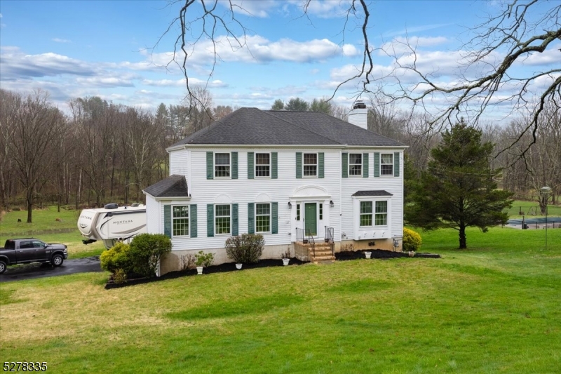 72 Bowerstown Rd