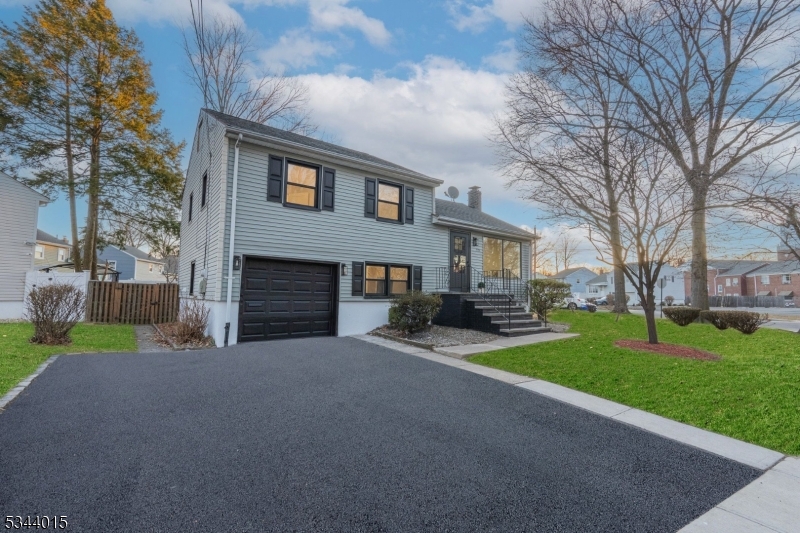 270 Huguenot Ave