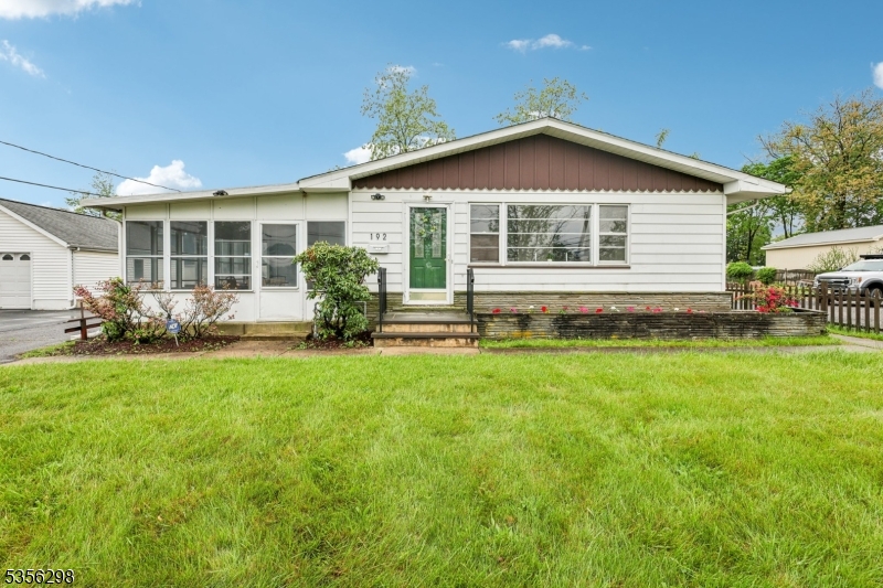 192 Lakeview Ave