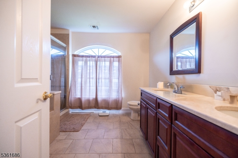 1407 Barnhardt Ln