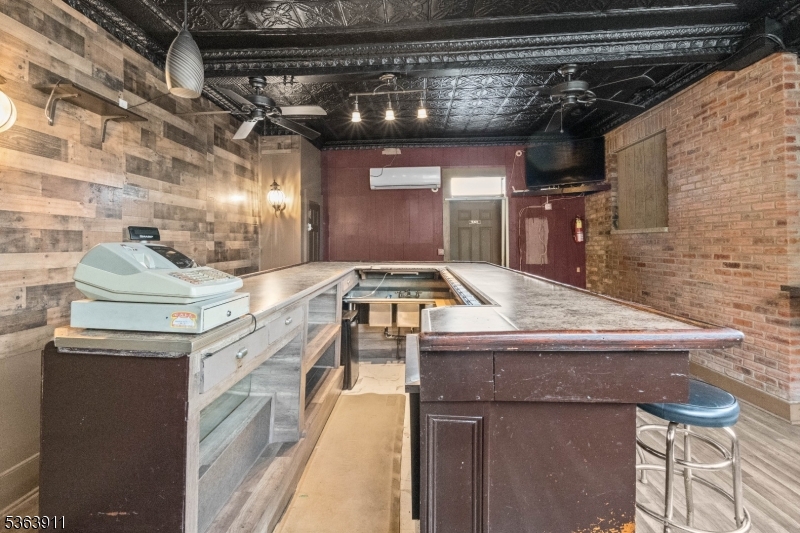 386 High St