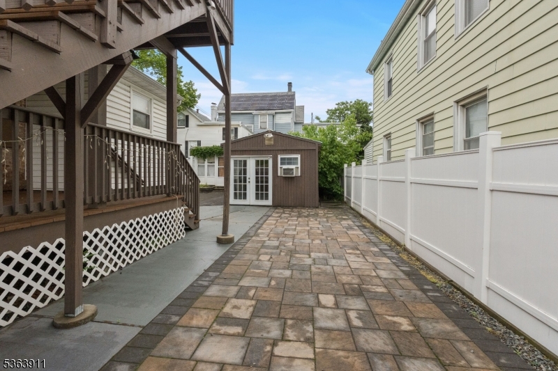 386 High St