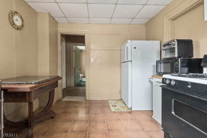 386 High St