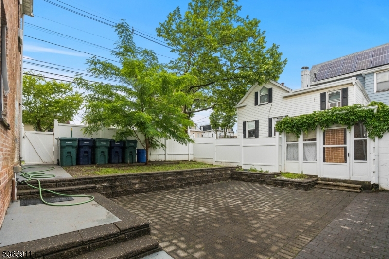386 High St