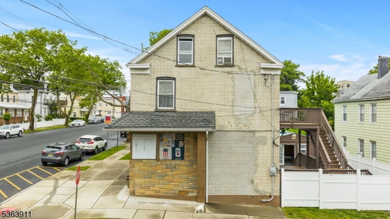 386 High St