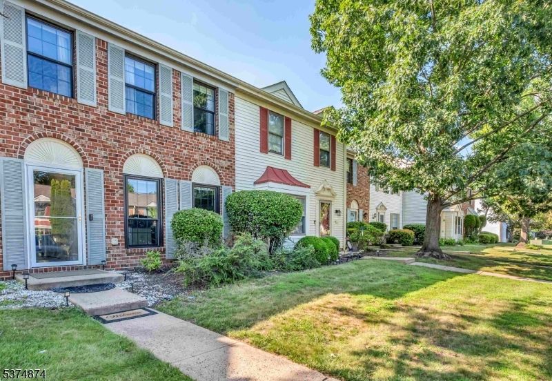 83 Pear Tree Ln