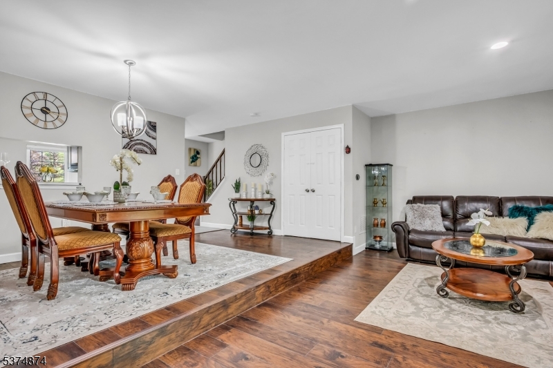 83 Pear Tree Ln