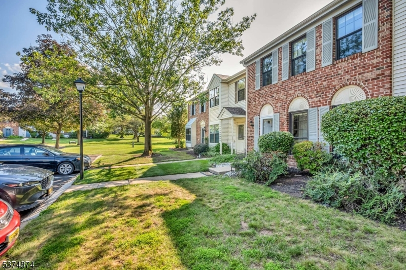 83 Pear Tree Ln