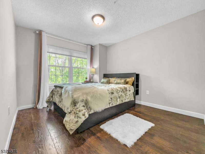 83 Pear Tree Ln