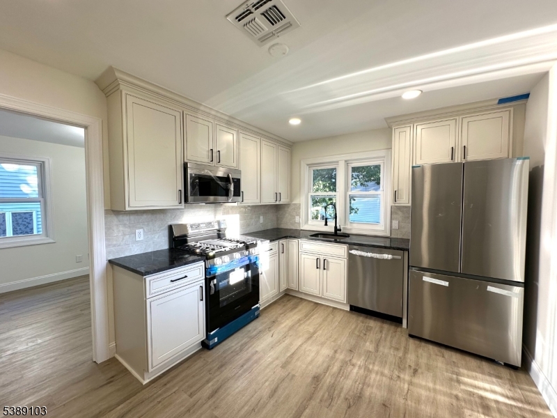 3 Edgewood Ter