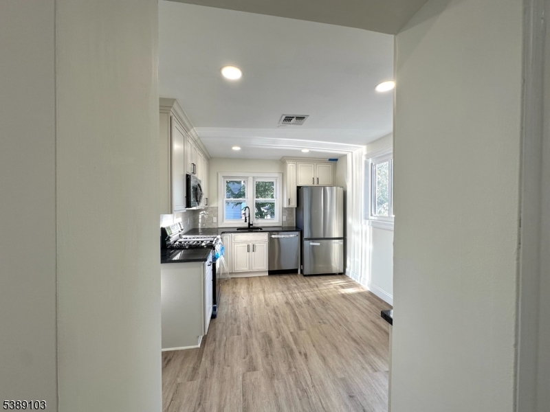 3 Edgewood Ter