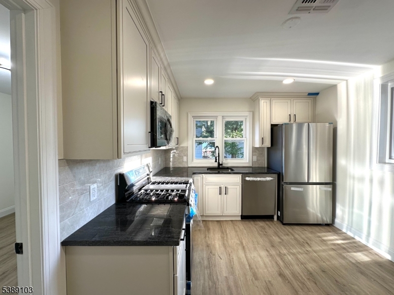 3 Edgewood Ter