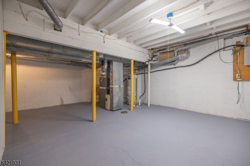 25 Bloomingdale Dr 2C