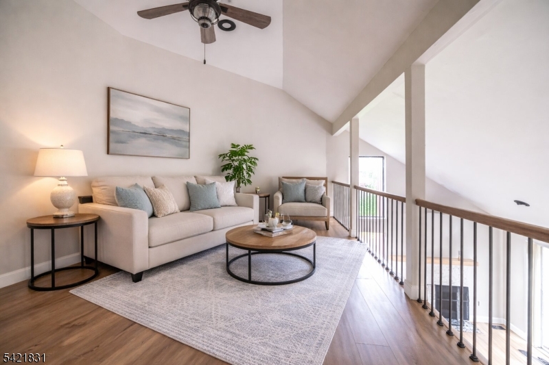 25 Bloomingdale Dr 2C