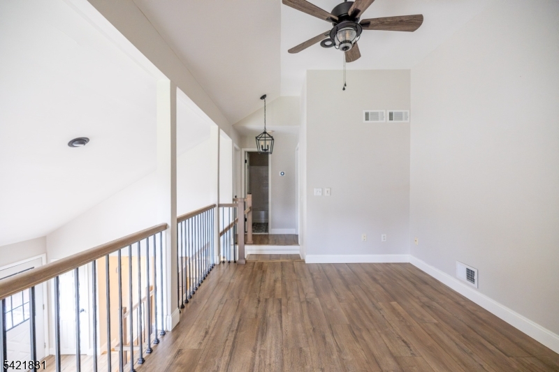 25 Bloomingdale Dr 2C