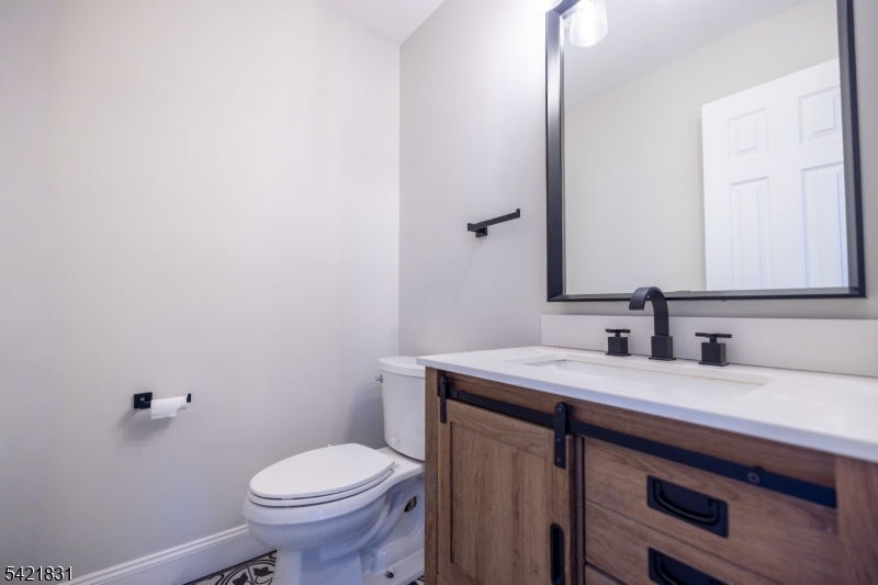 25 Bloomingdale Dr 2C